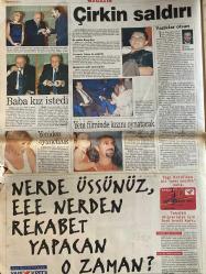 SABAH GAZETESİ DOĞUM GÜNÜ HEDİYESİ - 27 AĞUSTOS 1998 - TAM TAKIM 34 SAYFADIR -Erbakan-Sakıp Sabancı-Maliye Bakanı Temizel-Tayfun Devecioğlu-Yonca Evcimik-Bill Clinton-Zahide Demirdöven-Selahattin Duman-Aziz Yıldırım-Can Bartu-Cilli Mehmet-Taşkın Eruzun-Hakan Şükür-Hagi-Okan-Hasan Metin Oktay-Amokachi-Hikmet Onur-Zeynel Karafakıoğlu-Zürafa Akdoz-Mel Gibson-Danny Glover-Joe Pesci-Rene Russo-Chris Rock-Jet Li-Jennifer Jason Leigh-Albert Finney-Maggie Smith-Jeremy Irons-Melanie Griffith-Dominique Swain-Florence Guerin-Anne Michelsen  Refahlılar’da trilyon paniği-Babalara özel cezaevi-Bu vergi yasası ekonomiye fren-Mert’in gururu-Biz olsak Clinton’ı asla affetmezdik-Fener “Final” diyor-Ve Kanarya’da oyuncu arayışı yeniden başladı-Sana yakışır Aslanım-PKK bayrağı yakıldı-Amokachi şoku-Trabzonspor’un hayalleri yıkıldı-Haydi Boğa sıra sende-Cim Bom’un zafer gecesi-Cehennem Silahı 4-Sihirli Kılıç-Kadınsı Duygular-Derinlikte Dehşet-Karmaşık Hisler-Lolita-Barcelona Sirki  Cehennem Silahı 4-Lethal