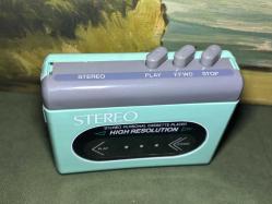 popart 1980 ler stereo walkman - kulaklığı ile birlikte çalışır durumda - yeşil renk