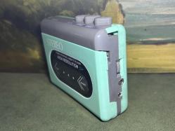 popart 1980 ler stereo walkman - kulaklığı ile birlikte çalışır durumda - yeşil renk