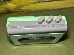 popart 1980 ler stereo walkman - kulaklığı ile birlikte çalışır durumda - yeşil renk
