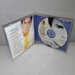 Cd Gökhan Tepe çöz beni (aşk belası) albümü. Orijinal 1996 kırmızı bandrollü dönem albümü.