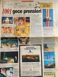 SABAH GAZETESİ DOĞUM GÜNÜ HEDİYESİ - 23 AĞUSTOS 1998 - TAM TAKIM 36 SAYFADIR -Alaattin Çakıcı-Aslıtürk-Türkeş-Tayfun Devecioğlu-Rauf Tamer-Hasan Şaş-Gökmen Özdenak-İskender Günen-Cengiz Alpman-Mehmet Özdil-Hıncal Uluç-Rıdvan Yelekçi-Susic-Saffet-Sergen-Oğuz-Oktay-Amokachi-Toshack-Seba-Mehmet Ali Yılmaz-Ruhat Mengi-Ahmet Vardar-Bulent Ortaçgil-Fatih Terim-Hagi-Kadir Tozlu-B. Hakan-Taffarel-Florence Guerin-Martine Michielsen-Carlos Fuentes-Ingrid Rubio-Jennifer Aniston-Paul Rudd-Mel Gibson-Danny Glover-Joe Pesci-Rene Russo-Chris Rock-Jet Li-Kevin J. Connor-Wes Studi  Büyük ayıp-Oğlunu taşıdı-Çakıcı Aslıtürk’le Nice’te görüştü-Zorunlu hizmet geri geliyor-Türkeş’in sırları-Rusya’daki kriz Almanlar’ı vurdu-Trabzon tutulmuyor-Milo’ya duacıyız-Herkül gibi Galatasaray-Kırmızı kart Hagi’yi çıldırttı-Avrupa Avrupa duy sesimizi-Boğalar doludizgin-Karakartal’da Oktay sevinci-Dadaş destanı-Cehennem Silahı 4-Derinlikte Dehşet-Karmaşık Hisler-Taxi-Lolita-Aşkımın Hedefisin-Derin Darbe  Cehennem Silahı