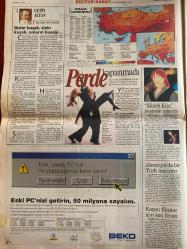SABAH GAZETESİ DOĞUM GÜNÜ HEDİYESİ - 23 AĞUSTOS 1998 - TAM TAKIM 36 SAYFADIR -Alaattin Çakıcı-Aslıtürk-Türkeş-Tayfun Devecioğlu-Rauf Tamer-Hasan Şaş-Gökmen Özdenak-İskender Günen-Cengiz Alpman-Mehmet Özdil-Hıncal Uluç-Rıdvan Yelekçi-Susic-Saffet-Sergen-Oğuz-Oktay-Amokachi-Toshack-Seba-Mehmet Ali Yılmaz-Ruhat Mengi-Ahmet Vardar-Bulent Ortaçgil-Fatih Terim-Hagi-Kadir Tozlu-B. Hakan-Taffarel-Florence Guerin-Martine Michielsen-Carlos Fuentes-Ingrid Rubio-Jennifer Aniston-Paul Rudd-Mel Gibson-Danny Glover-Joe Pesci-Rene Russo-Chris Rock-Jet Li-Kevin J. Connor-Wes Studi  Büyük ayıp-Oğlunu taşıdı-Çakıcı Aslıtürk’le Nice’te görüştü-Zorunlu hizmet geri geliyor-Türkeş’in sırları-Rusya’daki kriz Almanlar’ı vurdu-Trabzon tutulmuyor-Milo’ya duacıyız-Herkül gibi Galatasaray-Kırmızı kart Hagi’yi çıldırttı-Avrupa Avrupa duy sesimizi-Boğalar doludizgin-Karakartal’da Oktay sevinci-Dadaş destanı-Cehennem Silahı 4-Derinlikte Dehşet-Karmaşık Hisler-Taxi-Lolita-Aşkımın Hedefisin-Derin Darbe  Cehennem Silahı