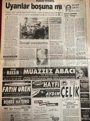 SABAH GAZETESİ DOĞUM GÜNÜ HEDİYESİ - 31 MART 1999 - TAM TAKIM 26 SAYFADIR -Ecevit-Selim Edes-Selahattin Duman-Hasan Cemal-Yavuz Donat-Necati Doğru-Selçuk Yula-Fatih Terim-Popescu-Kubilay-Murat Deniz-Abdullah-Ersun Yanal-Gordon Milne-İskender Günen-Umuttu-Löw-Feldkamp-Bolic-Tayfur-Ali Şen-Cengiz Çandar-Vedat Okyar-Hıncal Uluç-Rıdvan Yelekçi-Zeynep Göğüş-Muazzez Abacı-Fatih Ürek-Rober Hatemo-Semih Yalçı-Kayahan-Dipankar Ganguly-Ayşem-Leyla-Emel-Kenan Doğulu-Hazal-Güneş Taner-Güngör Mengü  Almanlar’ın savaşı-Ortağımı halk seçecek-Kosova’nın ölüm tarlaları-Zaman ölüme akıyor-Dramatik bir ölüm-FBI virüs peşinde-Diyanet’ten uyarı turu-Bizim derbi Samsun’da-Popescu döndü-İstikrarlı takım yok-Kalli ağır basıyor-Bolic’ten 2 asist 1 gol-Fenerbahçe düşünsün-Uyarılar boşa mı-Şehit annesi ama üvey-Sapık şoförler-Tokatçı boşanıyor-Dürüst savcı-Çifte seçim olacak-Selim Edes 51.8 milyar yolladı-Salih Memecan karikatürü (Sabah Bizimcity köşesi) - “Çatal bıçak rica edebilir miyim?” Diğer karikatürler: B
