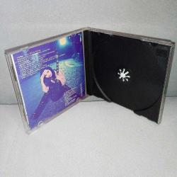 BOŞ cd kutusu Şebnem Ferah Kadın. Orijinal Raks 1996 yılı ilk baskı. sarı bandrollü dönem baskıdır. kartonet ile kutu temiz ve sağlamdır. Cd YOK!