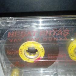 Kaset Neşat Neşet Ertaş vay vay Dünya. Orijinal. Uzelli 1137 dönem baskı.