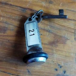 ESKİLERDEN OTEL ANAHTARLIĞI