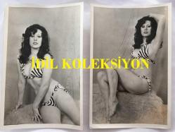 ORYANTAL-DANSÖZ PRENSES BANU'NUN ORİJİNAL 2'Lİ FOTOĞRAF SETİ - 18 x 12 cm EBADINDA - PRENSES BANU ZEBRA DESENLİ BİKİNİSİYLE POZ VERİRKEN ÇEKİLMİŞ 2 ÖZEL KARE (ÜNSAL BOZKURT KADRAJI İLE)