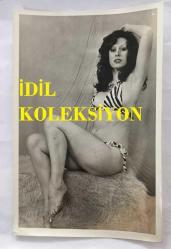 ORYANTAL-DANSÖZ PRENSES BANU'NUN ORİJİNAL 2'Lİ FOTOĞRAF SETİ - 18 x 12 cm EBADINDA - PRENSES BANU ZEBRA DESENLİ BİKİNİSİYLE POZ VERİRKEN ÇEKİLMİŞ 2 ÖZEL KARE (ÜNSAL BOZKURT KADRAJI İLE)