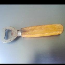 ESKİLERDEN AHŞAP SAPLI BİRA KAPAK AÇACAGI