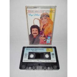 Kaset Belkıs Akkale İzzet Altınmeşe ezgi şöleni albümü. Orijinal. 1988 dönem Kağıt Baskı. tertemiz koleksiyonluk