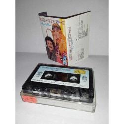 Kaset Belkıs Akkale İzzet Altınmeşe ezgi şöleni albümü. Orijinal. 1988 dönem Kağıt Baskı. tertemiz koleksiyonluk
