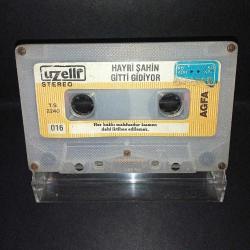 Kaset Hayri Şahin Gitti Gidiyor albümü, Orijinal. uzelli Kağıt Baskı. Kartoneti yok. Baştan sona dinlendi sorunsuz çalışıyor