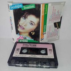 Kaset Nur Ertürk sevdiğim ilvanlım albümü. 1990 dönem Kağıt Baskı orijinal sorunsuz koleksiyonluk
