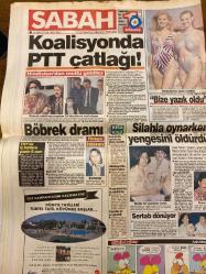 SABAH GAZETESİ DOĞUM GÜNÜ HEDİYESİ - 24 AĞUSTOS 1993  - TAM TAKIM 44 SAYFADIR -Ergun Göknel-Nurdan Erbuğ-Feray Bant-Nurten Erbuğ-Şehmuz Tatlıcı-Ömer Çavuşoğlu-İbrahim Cevahir-Akdoğan-Hasan Cemal-Can Bartu-İlhan Cavcav-Rıdvan Dilmen-Yusuf Hacıoğlu-Süleyman Rodop-Nurdan Torun-Mine San-Sevim Seçkin-Funda Ersan-Tanyeli-Leman Sam-Rıza Silahlıpođa-Kenan Doğulu-Şirvan Doğu-Hale Hanzade-Yasemin Yalçın-Erdal Bülbül-Tülay San-Bedrettin Coşkun-Sibel Tüzün-Fatih Ürek-Özdemir Erdoğan-Dinçer Erdoğan-İhsan Bakırcı-Elif-Bülent Şanlı-Şener Saygılı-Yavuz Kılıç-Nihat Sardağ-Ömür Elmas-Selim Ölcer-Zülfü Livaneli-Cemal Madanoğlu Göknel’in başını yakan laf!-Seninle yatarken hep Feray’ı düşünüyordum-Müthiş bandın ikinci bölümü-Türkiye SABAH’ı konuşuyor-Çavuşoğlu ve Tatlıcı sana para verdiler-Belediye’de operasyon-Cevahir ve Akdoğan: İnönü’ye dinletemedik-Bomba gibi bir haber daha-Yabancılar fiyasko!-Beşiktaş’ta tek dert Francesco-Cim-Bom kendine geldi-Fener’de defans silbaştan oluyor-Zorba dehşeti-Öldüren al