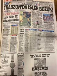 SABAH GAZETESİ DOĞUM GÜNÜ HEDİYESİ - 24 AĞUSTOS 1993  - TAM TAKIM 44 SAYFADIR -Ergun Göknel-Nurdan Erbuğ-Feray Bant-Nurten Erbuğ-Şehmuz Tatlıcı-Ömer Çavuşoğlu-İbrahim Cevahir-Akdoğan-Hasan Cemal-Can Bartu-İlhan Cavcav-Rıdvan Dilmen-Yusuf Hacıoğlu-Süleyman Rodop-Nurdan Torun-Mine San-Sevim Seçkin-Funda Ersan-Tanyeli-Leman Sam-Rıza Silahlıpođa-Kenan Doğulu-Şirvan Doğu-Hale Hanzade-Yasemin Yalçın-Erdal Bülbül-Tülay San-Bedrettin Coşkun-Sibel Tüzün-Fatih Ürek-Özdemir Erdoğan-Dinçer Erdoğan-İhsan Bakırcı-Elif-Bülent Şanlı-Şener Saygılı-Yavuz Kılıç-Nihat Sardağ-Ömür Elmas-Selim Ölcer-Zülfü Livaneli-Cemal Madanoğlu Göknel’in başını yakan laf!-Seninle yatarken hep Feray’ı düşünüyordum-Müthiş bandın ikinci bölümü-Türkiye SABAH’ı konuşuyor-Çavuşoğlu ve Tatlıcı sana para verdiler-Belediye’de operasyon-Cevahir ve Akdoğan: İnönü’ye dinletemedik-Bomba gibi bir haber daha-Yabancılar fiyasko!-Beşiktaş’ta tek dert Francesco-Cim-Bom kendine geldi-Fener’de defans silbaştan oluyor-Zorba dehşeti-Öldüren al