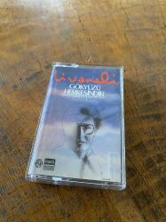 ZÜLFÜ LİVANELİ - GÖKYÜZÜ HERKESİNDİR - KASET