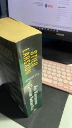 ARI KOVANINA ÇOMAK SOKAN KIZ - ULUSLARARASI BESTSELLER MILLENNIUM SERİSİ 3 - STIEG LARSSON - PEGASUS YAYINLARI 6. BASKI 2013
