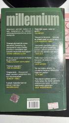 ARI KOVANINA ÇOMAK SOKAN KIZ - ULUSLARARASI BESTSELLER MILLENNIUM SERİSİ 3 - STIEG LARSSON - PEGASUS YAYINLARI 6. BASKI 2013