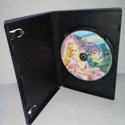 Dvd Barbie periler ülkesinde Fairytopia. Orijinal. 2004 Baskı. (Yeni baskı değil. NADİR) Türkçe dublaj. Disk 10 üzerinden 9.5 temiz Sorunsuz çalışıyor. koleksiyonluk