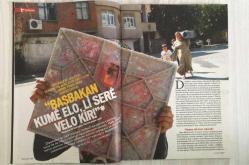 YENİ AKTÜEL – SAYI 152 – 5/11 HAZİRAN 2008 – 98 SAYFA – TÜM OKURLARA EURO 2008 REHBERİ ARMAĞANI – ZİHNİ ÇAKIR PORTRESİ: ERGENEKON’U ÇÖKERTEN ADAM DOLANDIRICILIKTAN TUTUKLANDI – ABDÜLMELİK FIRAT: “27 MAYIS’IN HEM TANIĞI HEM SANIĞIYDIM” – İÇKİ YASAĞI HABERLERİ VE DİNDARLAŞMA KORKUSU – ERDOĞAN’DAN SONRA DİYARBAKIR: GAP EYLEM PLANI SONRASI BÖLGE NABZI – “YARGI SİYASETLE İLGİLENMELİ”: AKİF KURTULUŞ’LA RÖPORTAJ – “TÜRKİYE YARGIÇLAR DEVLETİ OLMAZ”: RIZA TÜRMEN’DEN DEĞERLENDİRME – “BİLARDO OYNASAK DAHA MI İYİ?”: MİLLİ FUTBOLCULARIN PES TARTIŞMASI – 68’LİLER 40 YIL SONRA YENİDEN İSTANBUL ÜNİVERSİTESİ’NDE – “CEMAL GÜRSEL 2500 KÜRT’Ü TENKİL EDELİM DEMİŞ!” – ERMENİLERE KOL KANAT GEREN OSMANLI BÜROKRATLARI – FARC LİDERİ YATAĞINDA ÖLDÜ: 50 YIL KAÇTI, HİÇ YAKALANMADI – NURİ BİLGE CEYLAN VE Z. ÖZBATUR: “CANNES RÜYA GİBİYDİ” – “AŞKIN İNGİLİZCESİ / BROKEN ENGLISH”: 30’LU YAŞLARDA AŞKI SORGULAYAN KADINLAR – “OCEAN’S 13” VE AL PACINO – YAŞAR KEMAL’DEN “PİS HİKÂYE” – KARİKATÜRİSTLERDEN SİYASETE BAKIŞ –
