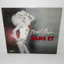 CD Demet Akalın Dans et albümü. Orijinal. kitapçıkta zamana bağlı yıpranma ve cd de dinlemeyi etkilemeyen yoğun çizikler var