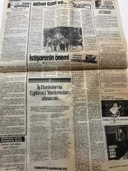 TERCÜMAN GAZETESİ - 25 NİSAN 1986 - SADECE 2 SAYFADIR Hasan Necda-Neşat Muhammed-Ali Bisar-Ali Ekber-İbiş Dede-Özal-Ferhi Arıkoç-Semra Özal-Ahmet Kabaklı-Doğan Sümer-Hamdi Mert-Rauf Tamer-Mehmed Emre-Kaddafi  Büyük Fırsat-Ayda 19.900 lira taksitle renkli televizyonlar geliyor-Baas rejimi Bulgarlaştı-Kerkük’te zulüm artıyor-Şimdi biz soruyoruz-Olayın içinden-Dostluk isteniyorsa baskı kalksın-Başkanlığımız kabul edildi-İbiş Dede 111’inci yılını şükür ile kutladı-İsrail, Filistinliler’e bile silah satmış-Özal: Teröre taviz yok-Özal bugün İsparta’da-ANAP için 25 isim-Semra Özal vakıf kurdu-Bir Dolaptır Dönüyor-Mihal Gazi ve…-İstişarenin önemi-İş Bankası’na Eğitimci Yardımcıları alınacak-Sütunları paylaşmak-Birimizin derdi hepimizin derdi-Verilen hak neden geri alınır-Siz kalbinizi, kalbiniz sizi korusun-Kaddafi: Hangi duaya amin-
