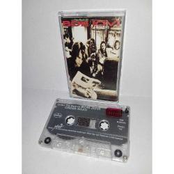 Kaset Bonjovi The best of Bon Jovi cross road. Orijinal. Sorunsuz çalışıyor.