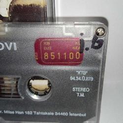 Kaset Bonjovi The best of Bon Jovi cross road. Orijinal. Sorunsuz çalışıyor.