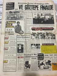 TERCÜMAN GAZETESİ - 15 HAZİRAN 1969 - SADECE 4 SAYFADIR -Süleyman Demirel-Şükrü Baban-Suna San-Salim Kafa-Papadopulos-Halit Fahri Ozansoy-Rauf Tamer-D. Wright-O. Filiz-Orhan Ayhan-Necmi Tanyolac-Eyüp Karadayı-Nazif Kuran-C. Özeren-Tatar-Sandal  Ankara’da Tuslog binası ateşe verildi bir otomobil yakıldı-Başkent’te de öğrenci ile polis çatıştı 30 kişi nezarete alındı-Demirel sordu kanun tarafında mı yoksa anarşi tarafında mısınız-İş ve İşçi Bulma Kurumu Genel Müdürünün beyanatı Müfettişler yolsuzluk delillerini derhal incelemeye hazırdırlar-Almanya’ya işçi sevkinde menfaat hesapları mı var-Halkın canı sıkılıyor-Kendini vatan kurtaran aslan sananlar seçime girsin görelim-Şehir tiyatrolarının yeni talimatnamesi hüzün vericidir-Görüşler düşünceler fikirler-Yıldızınız ne diyor-3 sual 3 cevap-Almanya’ya gitmek için-Belçika Türk işçilerinden niçin çekiniyor-Bursa fırsatı kaçırdı rövanşta Bursa 1-0 mağlup oldu ve Göztepe finalde-F. Bahçenin nazik meselesi Can Bartu-Fuar kupası’na bu yıl da İzmi