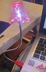 ABAJUR USB LAMBA. TEMİZ. SAĞLAM.