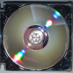 Cd Queen Greatest Hits albümü. Orijinal. Avrupa baskı. Dinlemeyi etkilemeyen çizikler var.