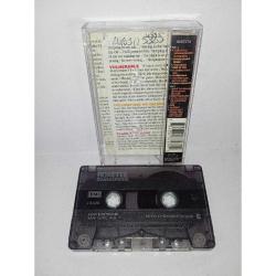 Kaset Roxette crash boom bang albümü. Orijinal. Kartonetin sayfaları kopuk, eksik sayfası yok. Kaset sorunsuz çalışıyor