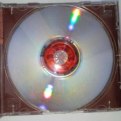 CD Mercan Dede secret tribe nar albümü. Dinlemeyi etkilemeyen çizikler var.
