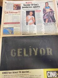 HÜRRİYET GAZETESİ DOĞUM GÜNÜ HEDİYESİ - 25 HAZİRAN 2000 -TAM TAKIM 46 SAYFADIR -Oktay Ekşi-İlber Ortaylı-Murat Bardakçı-N.Ergin-Halil ÖZKAN-İlhan Söyler-Urguay Şeren-Salih Keçeci-Yener ALTUNBAŞ-Nezih Açıkgoz-Vladimir Putin-Süleyman Demirel-Madeleine Albright  Bir yumrukta dağıldık-Hırsımın kurbanıyım-Ah Alpay vah Arif-4 yıl önce 4 yıl sonra-Alpay’dan özür-Silahsız Kuvvetler sözü bulundu-Desedinin desteği de Osmanlı Padişahı’na yeter oldu-Türkiye’nin en büyüğü şirketi halka açılıyor-3 aylık bilanço %15.3’ü yaralı-Aslında hiç rakı sevmezdi-Borsadan 6 milyar dolar çektiler-70’li yıllara dönüş modası-Serdar Ortaç jandarma ağlattı-İpeksiç haremimi Bodrum’da açtı-Rusya’da aç mahkumlar balık avına gönderiliyor-Putin Baba’nın yolunda-Emrin olur Albright  Euro 2000