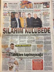 HÜRRİYET GAZETESİ DOĞUM GÜNÜ HEDİYESİ - 4 MART 2005 -TAM TAKIM 40 SAYFADIR -Fedime Aydemir-Ebru Yapıcıoğlu-Sedat Simavi-Recep Tayyip Erdoğan-Elvan Akyıldız-Vince Vaughn-Oktay Ekşi-Cumartesi Ekinde Ayşe Arman-Cumartesi Ekinde Funda Öncü-Cumartesi Ekinde Melike Karakartal-Prof. Dr. Erdal Türkkan-Naim Süleymanoğlu-Kenan Nuhut-Akkuş-Bülent Baloğlu-Sinan Erdem-Mehmet Ali Şahin-Rogge-Christoph Daum-Valencia-Anelka-İsmail Er-Recep Konuk-Hakan Ünsal-Fatih Akyel-Hasan Şaş-Hakan Şükür-Cihan Haspolatlı-Suat Kaya-Bülent Demirel-Rıza Çalımbay-Turgay Renklikurt-İsmail Er-Yasin Çakır-Oktay Ekşi-Atilla Sarıkaya-Bekir Coşkun-Eyyüp Ensar Gökbulut-Ömer Tiryaki-Şehmus Çakan  Barbaros’ta iki kız intihara kalkıştı-İki de kadın kurban-Rekabet hukukçusu hukukçu da değilmiş-Erdoğan Elvan’ın davetini kırmadı-Küçük birader parasını kurtarıyor-Şubat enflasyonu sıfıra yakın-Katliam olur dedim beni dinlemediler-Sünni Şiiciler-Beşiktaş Aydınus’la 2’de 2 yaptı-Hagi kelepçeyi taktı-Asıl derbiye geliyor-Silahım kulübed