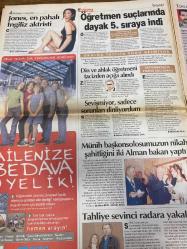 HÜRRİYET GAZETESİ DOĞUM GÜNÜ HEDİYESİ - 17 OCAK 2002 -TAM TAKIM 32 SAYFADIR -Sibel Can-Lara Falay-Bush-Bülent Ecevit-Rahşan Ecevit-Laura Bush-Oktay Ekşi-Ertuğrul Özkök-Muharrem Sarıkaya-Lorant-Fatih Akyel-Ogün Temizkanoğlu-Hami Mandıralı-Lucescu-Berkant-Batista-Halil Özkan-Altan Tanrıkulu-İlhan Soyler-Nihat Kahveci-Levent Kırca-Oya Başar-Pelin Batu-Mustafa Altıoklar-Aşkın Nur Yengi-Haluk Bilginer-Cem Kurtoğlu-Deniz Akkaya-Pakize Suda  Telaştan radara yakalandı-Üç intiharda da aynı isim çıktı-ABD ile ekonomide yeni dönem açılıyor-Bu tuhaf hesabı kimse anlamadı-İnsan onurunu zedeleme suçu geliyor-Sözümün eriyim-İkizlerimi karıştırıyorum-Tahkim Kurulu kapısı kapalı-Ogün: Yenildiğimizde G.Saray’ı dövmüyorum-Hami’nin rüyası-Aslan gibisiniz-Kendime yeni yeni geliyorum-Batista üzgün-Süper Marinho-Nihat gidiyor-AIDS iftirasına trilyonluk dava-Aşkın Nur aşık olunacak kadın-Kozlarını tiyatroda paylaşacaklar-Yerli Beyaz Gölge  Dizi/Film/Tiyatro: Yılan Hikayesi-Son-Amelie-Oğul Odası-Yüzüklerin Efe