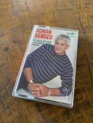 ADNAN ŞENSES - İLK DEFA AĞLADIM / ÇOK ÜZGÜNSÜN ARKADAŞ - KASET