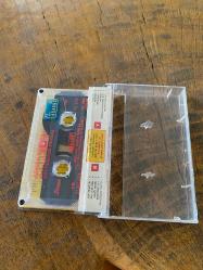 ADNAN ŞENSES - İLK DEFA AĞLADIM / ÇOK ÜZGÜNSÜN ARKADAŞ - KASET