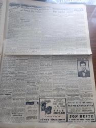 Cumhuriyet Gazetesi - 2 Birincikanun (Aralık) 1940 - Romanya'da neler oluyor yazan Yunus Nadi Başmakale - yüksek bir şevk içinde cephelere hareket eden Yunan askerleri fotoğraf - İstanbul tamamen karanlığa gömüldü - dün gece bütün ışıklar maskelendiği için koca şehir gözlerden silinmişti fotoğraf - Yunanlıların taarruzu muvaffakiyetle neticelendi - Hindiçini Siyam çarpışmaları - Brendizi şehri bombalar altında - İngiliz tayyareleri 12.000 kilo bomba atarak askeri hedefleri yaktılar - Alman fırkaları bugün kralın önünde geçit resmi yapacaklar - Fenerbahçe 4 Vefa 3 fotoğraf - İngiliz Kralı George Almanya'ya Akın yapan tayyarecilerle bir gece geçirdi fotoğraf - Almanlar Southampton'a çok şiddetli bir taarruz yaptılar - Akdeniz'de İtalyan donanması tasfiye edilirken - Amerika süratle 166 torpido yapıyor - milli müdafaa vekili Saffet Arıkan İstanbul'da - sığınakların rolü - Japonların kurduğu hükümeti İngiltere ve Amerika tanımıyorlar - Galatasaray galip - ölüme karşı savaş filmi Sakaryada