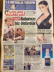 HÜRRİYET GAZETESİ DOĞUM GÜNÜ HEDİYESİ - 6 EYLÜL 2002 -TAM TAKIM 38 SAYFADIR -Recep Tayyip Erdoğan-Emine Erdoğan-Hülya Avşar-Demet Akbağ-Bülent Ecevit-Süleyman Demirel-Oktay Ekşi-Ertuğrul Özkök-Verheugen-Gürsel Aytaç-Adam Davis-Sanderson-Keith Tomayko-Ricky-Charlize Theron-Mirsad Türkcan-Hidayet Türkoğlu-Hüseyin Beşok-Ahmet Kabahasanov-Ahmet Kalkan-Ahmet Kurtuluş-Ahmet Kayaoglu-Hüseyin Özbey-Hüseyin Beşok-Hüseyin Kabataş-Selami Özdemir-Şeref Has-Can Çobanoğlu-Hasan Şaş-Sabancı-Terim-Süreyya Ayhan-Burhan Uslu-İlhan Mansız-Nakata-Sunny Side-Up-Lucescu-Mirza Mansiz-Sumiy Sede-Ümit Davala-Miroslav Stevic-Kalou  Çöküşün 5 nedeni-Steril çadırda yaşıyordu artık özgür-Gen tedavisinin mucize çocuğu-Hülya: En çirkini oydu-Purodan ağzı yandı sigarayı bıraktı-Demet Akbağ Kanal D’de-Emine Hanım taahhüdü-Yaz okulunun tuhaf hocaları-Hoca’dan Tayyip’e oy verme mektubu-HADEP yedi DEHAP’a kaçtı-Suikastten kurtuldu-Açıklamalı yazı-YÖK’ten Türkçe harç-Yüzde 62 dışarda-1.5 metrelik yaratık-Babamızı biz öldü
