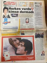 HÜRRİYET GAZETESİ DOĞUM GÜNÜ HEDİYESİ - 13 ŞUBAT 2005 -TAM TAKIM 40 SAYFADIR -İbrahim Selçuk-Ayşe Arman-Fazıl Say-Cem Adrian-Charles Aznavour-Frank Sinatra-Ray Charles-Oktay Ekşi-Ecevit-Öcalan-Murat Bardakçı-Hakan Şükür-İlhan-Soyler-Ribery-Mondragon-Kürşat-Karan-Tuncay-Kutlu-Vedat Okyar-Tümer Metin-Ronaldo-A Yıldırım-Mustafa Küçük-Tayyip Erdoğan-Güler Sabancı-Jose Luis Duran-Muharrem Aydın-Oran Ermiş Gasp yüzde 35 artış var-Evlenecek olursam canlı yayında açıklarım-Telefonda U dönüşü-ABD askerini suçlayınca işinden oldu-Sahte Gelin başlıyor-Ayşe Arman anne oldu-Dünyanın bütün sesleri Cem’in sesinde bir arada-Büyük gazetecilerin para isteme yöntemleri-Zirve yürüyüşü-Başarımızın sırrı fedakarlık-Kırık kanat-9 canlı Kartal-Hırsımın kurbanı oldum-Hep böyle olmalıyız-Avrupa’nın en büyük alışveriş merkezini İstanbul’a yapacağız-Sabancı: Koçsarak ve coşarak yatırımlara devam edeceğiz-Erdoğan: Tünelin ucundaki ışığı gördük her şey bitmedi-Erdoğan’a Fener forması-Maltepe’ye 90 milyon dolarlık C