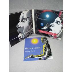 CD Haluk Levent akşam üstü albümü. Orijinal. dinlemeyi etkilemeyen çizikler var. Sorunsuz çalışıyor.