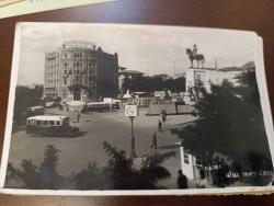 KRT146---1937 ULUS MEYDANI İŞ BANKASI BİNASI POSTADAN GEÇMİŞ FOTOKART