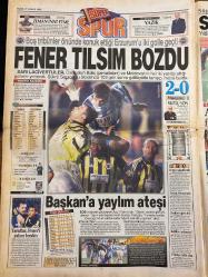 HÜRRİYET GAZETESİ DOĞUM GÜNÜ HEDİYESİ - 26 ARALIK 1999 -TAM TAKIM 44 SAYFADIR -Bin yılın Türkleri-Babayı parmak izi kurtardı-Türkiye yanlış bilgi gönderdi-Taksiye müjde-İnönü’nün yeri-Demirel’den siyasete dönebilirim sinyali-Herkes benim için ağladı-Baba’dan müthiş espri-Umreye vergi engeli-Komutan eşleri mevlitte-Sinema ve tiyatroda Poyrazoğlu fırtınası-Ali Poyrazoğlu-Berin: Binanız’ı oynayabilirim-Dünyaya yalnız zamanında gelin-Fener tılsım bozdu-Zeman inat etme-Ziya Şengül-Yazık-Başkan’a yaylım ateşi-Taraftar Fener’i yalnız bıraktı-Yeni bir başlangıç-Ahmet: Başarı tüm takımın-Sorunumu: Ben şimdi başladım-Besiktaşlı futbolcular Bursaspor galibiyetini kutluyor-Bebişler Karnavalı Çocuk Müzikali-Temel’in Takası-Bremen Mızıkacıları-Soytarılar Okulu-Grizel Çirkin-Uç Baba Hasan-Neseli Çocuklar Komedisi-Pamuk Prenses Çizmeli Kedi-Küçük Denizkızı-Prens ve Periler-Akıladası-Yalan söyleyen yıldızlar-Cia ajanıyım-Barikelik palavrası-Çok mutluyuz dediler az sonra boşandılar-Jodie’nin yalanı-Sili