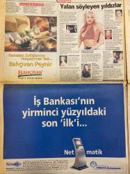 HÜRRİYET GAZETESİ DOĞUM GÜNÜ HEDİYESİ - 26 ARALIK 1999 -TAM TAKIM 44 SAYFADIR -Bin yılın Türkleri-Babayı parmak izi kurtardı-Türkiye yanlış bilgi gönderdi-Taksiye müjde-İnönü’nün yeri-Demirel’den siyasete dönebilirim sinyali-Herkes benim için ağladı-Baba’dan müthiş espri-Umreye vergi engeli-Komutan eşleri mevlitte-Sinema ve tiyatroda Poyrazoğlu fırtınası-Ali Poyrazoğlu-Berin: Binanız’ı oynayabilirim-Dünyaya yalnız zamanında gelin-Fener tılsım bozdu-Zeman inat etme-Ziya Şengül-Yazık-Başkan’a yaylım ateşi-Taraftar Fener’i yalnız bıraktı-Yeni bir başlangıç-Ahmet: Başarı tüm takımın-Sorunumu: Ben şimdi başladım-Besiktaşlı futbolcular Bursaspor galibiyetini kutluyor-Bebişler Karnavalı Çocuk Müzikali-Temel’in Takası-Bremen Mızıkacıları-Soytarılar Okulu-Grizel Çirkin-Uç Baba Hasan-Neseli Çocuklar Komedisi-Pamuk Prenses Çizmeli Kedi-Küçük Denizkızı-Prens ve Periler-Akıladası-Yalan söyleyen yıldızlar-Cia ajanıyım-Barikelik palavrası-Çok mutluyuz dediler az sonra boşandılar-Jodie’nin yalanı-Sili