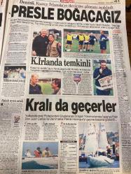 HÜRRİYET GAZETESİ DOĞUM GÜNÜ HEDİYESİ - 3 EYLÜL 1998 -TAM TAKIM 42 SAYFADIR -Mesut Yılmaz-Yılmaz: Tehlike yok-Yeltsin para vermeyen Clinton’a sert çıktı-Boris Yeltsin-Bill Clinton-Fazilet milletvekili havuzda boğuluyordu-Naci Terzi-Çakıcı dosyası Paris’e gönderildi-Belediye Başkanı Çapan’a saldırı-Gürbüz Çapan-Venezuela’da Atatürk heykeli-Sonnur Hanım-Venezuela Belediye Başkanı Antonio Ledezma-Avrupa Kalite Ödülü’nde 3 Türk firması finalde-Prese boğacağız-Denizli-K.Irlanda temkinli-Mc Menemy-Bayram Aydın-Kralı da geçerler-Carlos-Don Juan Carlos-Prens Henrique-Celal Demirbilek-Toshack’ın isyanı-Toshack-Löw ateş püskürdü-Kemalettin-Altıoklar sonunda sızdı-Ertuğrul Özkök-Kızgın değil çok üzgünüm-Derici-Seda Sayan-Bilginler’den Depardieu uyarlaması-Gérard Depardieu-Cezaevi faksından bakana küfür-Bekir Coşkun-Ne yüzler-İntihar eden kızı kurtaracağına tecavüz etti-Hastane yerine ormana götürdü-Devrilen ambulansta mucize eseri doğum-Define ararken canından oldu-Uyuşturucu bir kurban daha aldı