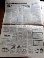 Cumhuriyet Gazetesi - 27 Ekim 1967 - Adnan Menderes Hasan Polatkan Fatin Rüştü Zorlu'nun naaşları 3 Kasım Cuma günü Eyüp'e nakledilecek - Şah ve Şahbanu törenle taç giydi fotoğraf - yeni sınıf geçme ve sınav yönetmeliği uygulanamıyor - son 5 yılda grevler yüzünden 983 bin iş günü kaybolmuş - Bülent Ecevit şimdiye kadar özel teşebbüs doğuda hangi fabrikayı kurmuştur dedi - bir dananın kalbi diğerine takıldı - Eyüp Sultandan Johnsona yazan İlhan Selçuk - 50. Yıldönümünde 1917 ihtilalinin hikayesi - eşek davası yazan Burhan Felek - İpana diş macunu - Mısır ve İsrail'in tutumları sertleşiyor Ortadoğu'da Savaş öncesi havası var - silah sevdası Yazı ve fotoğraflar Sait A. Terzioğlu - tütün kumarı yazan Hikmet Çetinkaya - elhamra İstanbul Tiyatrosu beni kimse durduramaz - Fenerbahçe ve AEK idarecileri maç tarihi konusunda kesin karara varamadılar 9 veya 22 Kasım - Türkiye Basketbol ligi 18 Kasım'da başlayacak - 7. Avrupa voleybol şampiyonası başladı -  Bisikletçi Bedri Sakarya kaza geçirdi