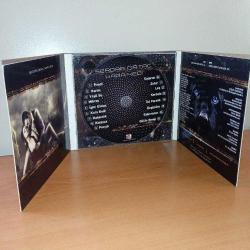 Cd Serdar Ortaç kara kedi albümü. Orijinal. kitapçık yok. dinlemeyi etkilemeyen çizikler var. Sorunsuz çalışıyor