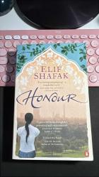 HONOUR - ELIF SHAFAK - ELİF ŞAFAK - PENGUIN BOOKS 2013